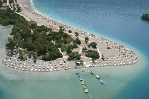  Tight cooperation to develop tourism in beaches and islands