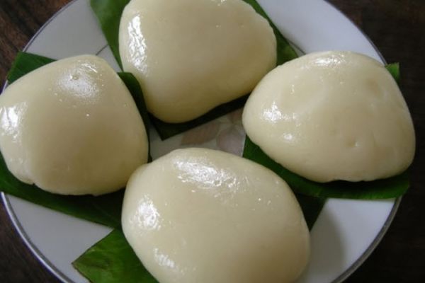 Quan Ganh village serves best "Banh Day" - Glutinous rice cake
