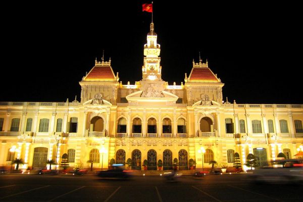 Vietnam welcome more than 2 million foreign tourists travel to HCM City