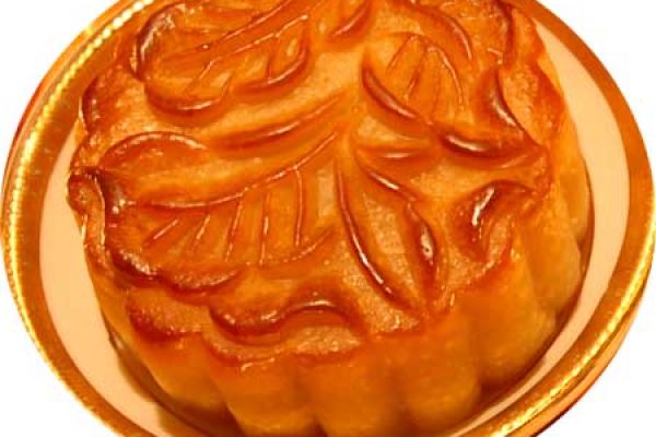 Moon cake – luxury gift for traditional Mid-Autumn Festival in Vietnam