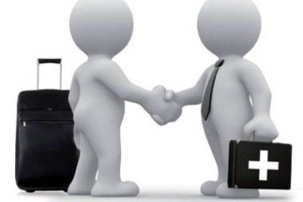 Vietnam travel companies should offer travel insurance for tourists
