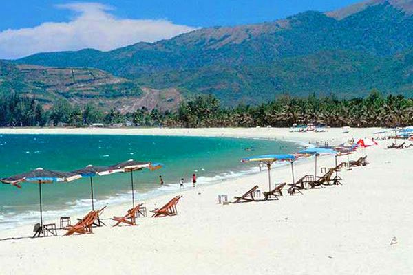 International visitors to Vietnam increased by 15.5% in first 9 months of 2011.