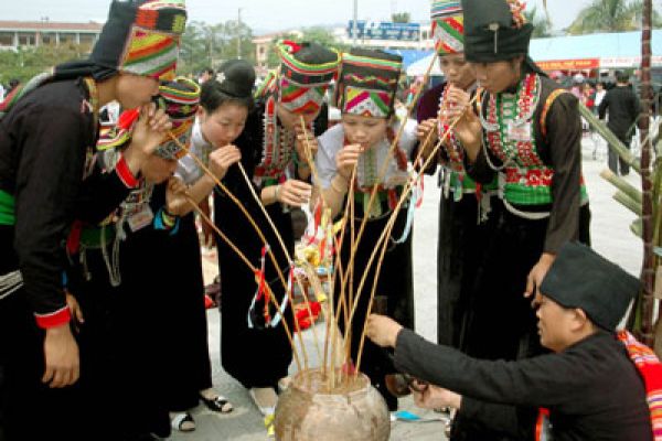 The Khang ethnic group - Ones has abundant spiritual life