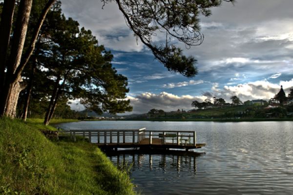 Xuan Huong Lake- A Symbol of Romantic City on Central Highlands-Dalat City