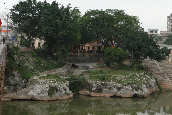  Ky Cung Temple in Lang Son worships God of River