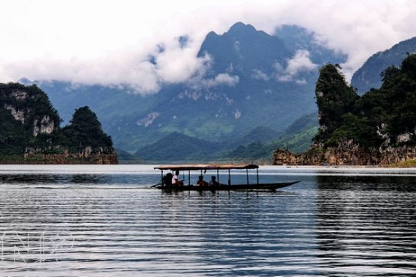 Admire Wild Beauty of Na Hang Lake-Tuyen Quang