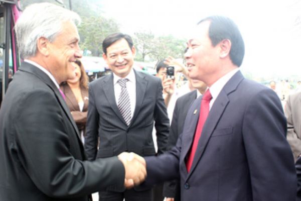 President of Republic of Chile Visited Ha Long Bay