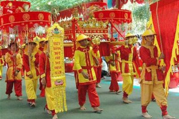 Vietnam’s Traditional Cultural Festivals in France