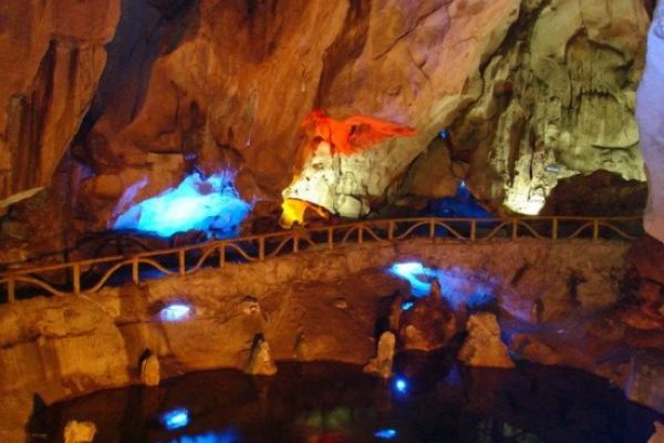 Watching the thousand-year natural beauty of Tam Thanh Grotto