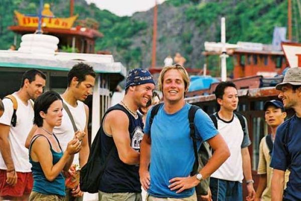 Foreign tourists to Vietnam sharply increase