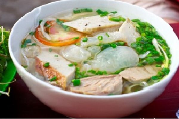 Tasting Jelly Fish Noodles (Bún Sứa) in Nha Trang