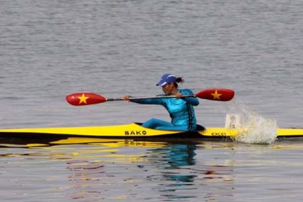Ha Noi top national rowing, canoeing contest