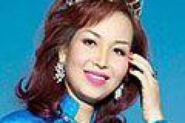 Former beauty queen attends “Mrs World Pageant 2008”