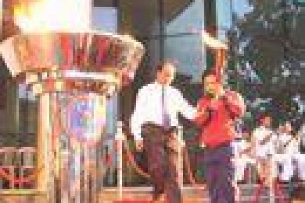 “Torch following Uncle Ho’s footsteps” arrives in Da Nang