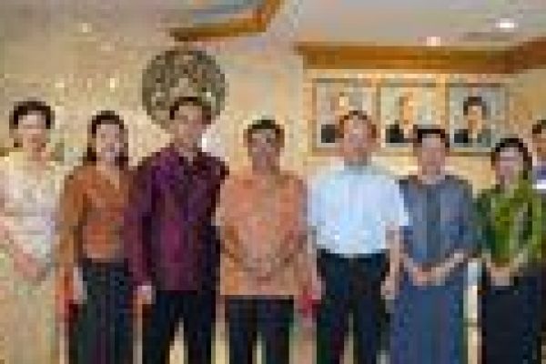 Exchange between Vietnamese, Lao and Cambodian embassies in Japan
