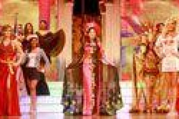 Nguyen Dieu Hoa makes top five in Mrs World contest