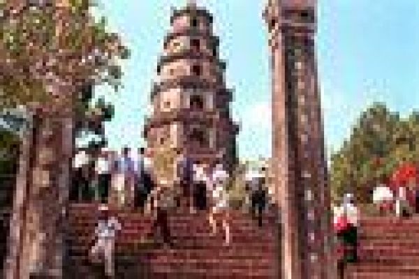 Preservation work finishes on ancient Thien Mu Pagoda