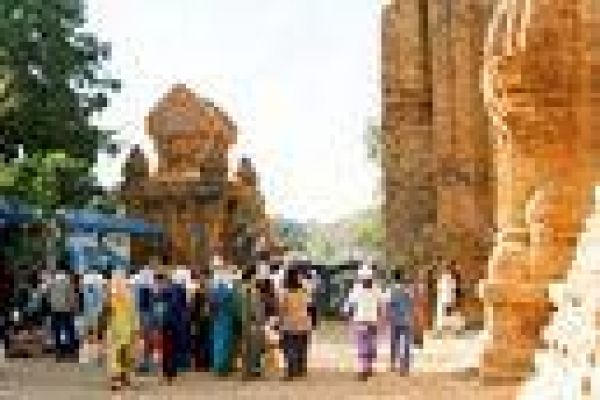 Cham community celebrates Thap Ba festival in Nha Trang 