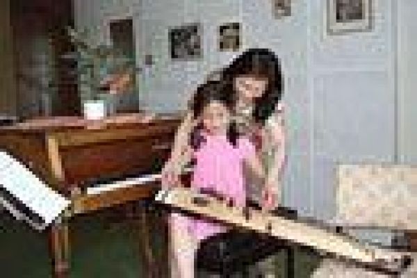 Vietnamese traditional music training in German school