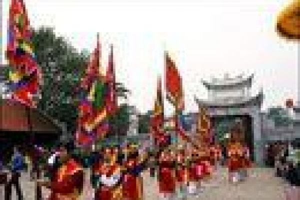 Co Loa citadel festival