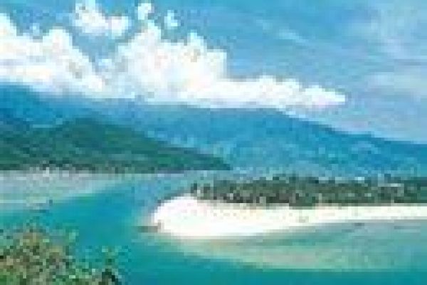 Lang Co beach to join club of the world’s most beautiful beaches 