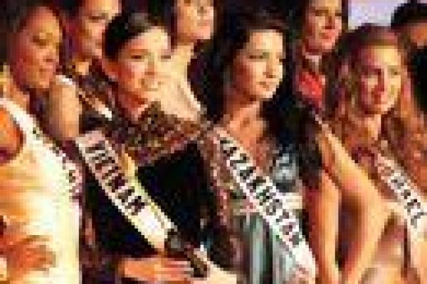 Celebrity packed panel to judge Miss Universe 2008