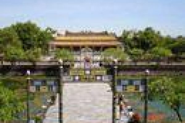 French region helps preserve Hue’s heritage relics
