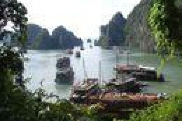 Ha Long Bay’s images to hit Japan