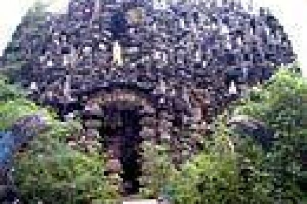 Tu Van Pagoda - a world of coral and shells