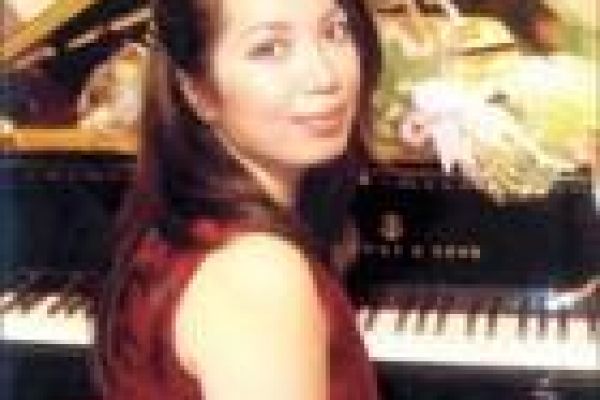 Vietnamese pianist plays in Washington
