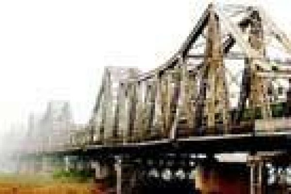 Centennial Long Bien bridge to be restored