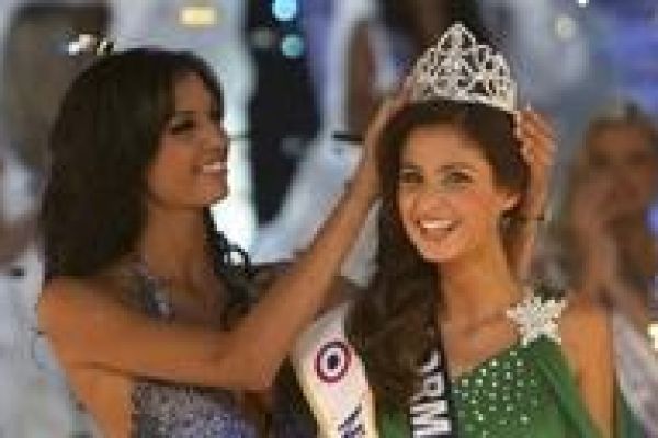 Girl of Vietnamese origin in final round of Miss France pageant