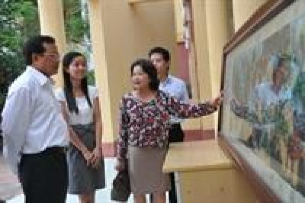 Embroidered picture for Hanoi’s 1000th anniversary