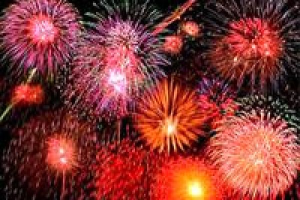 Big sponsorship for Da Nang int'l fireworks contest