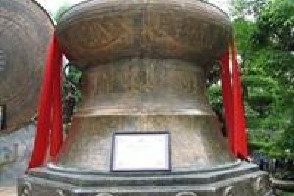 300 antiques on display in Ho Chi Minh City