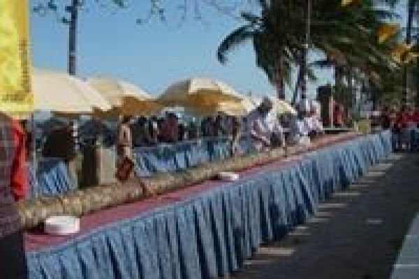 Nha Trang to set new record for longest sticky rice cake roll