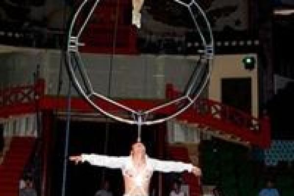 Hanoi hosts third int’l circus festival 