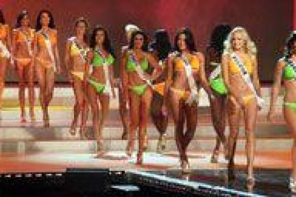 Final round of the Miss Universe Contest gets underway