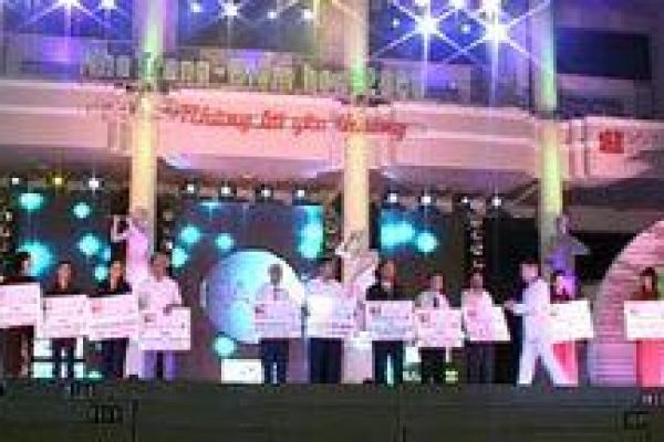 “Nha Trang rendezvous 2008” supports poor families