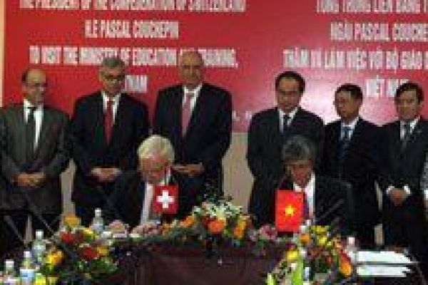 Vietnamese, Swiss universities establish cooperation