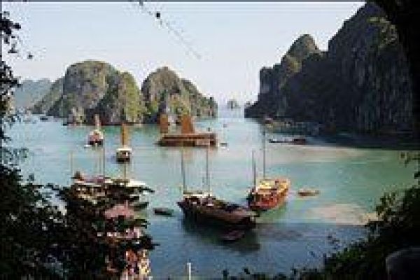 Conserving and promoting Ha Long Bay’s image