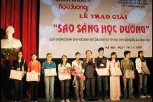 Sixty students awarded “school bright star” prize