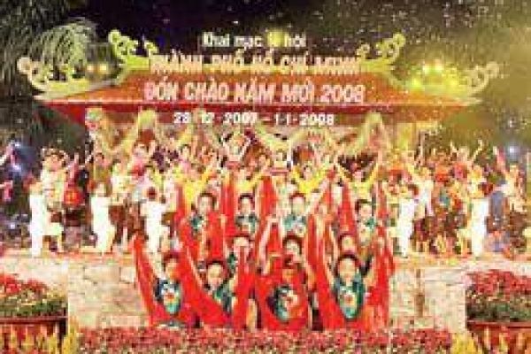 HCMC’s New Year 2008 Greeting Festival opens