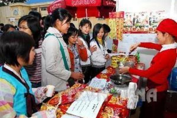 Vietnam-RoK cuisine festival attracts young people