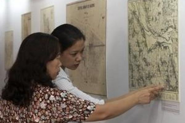 Maps on Hanoi from 1873-1954 on display
