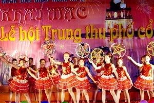 Mid-autumn festival opens in Hanoi’s ancient quarter 