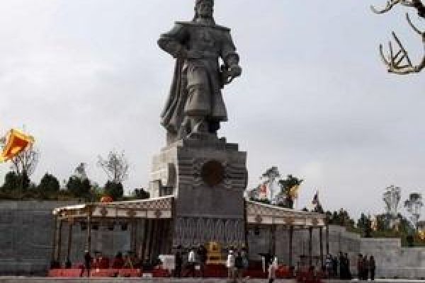 Quang Trung Emperor’s statue inaugurated in Hue