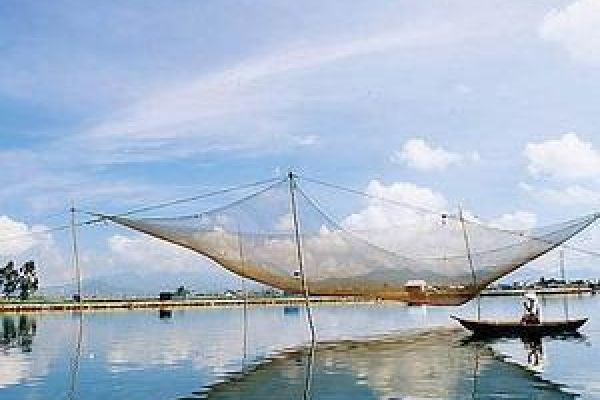 Russian publisher prints Vietnam's photography book 