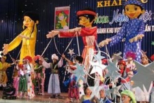 Folk game and puppet festival held in Kien Giang province