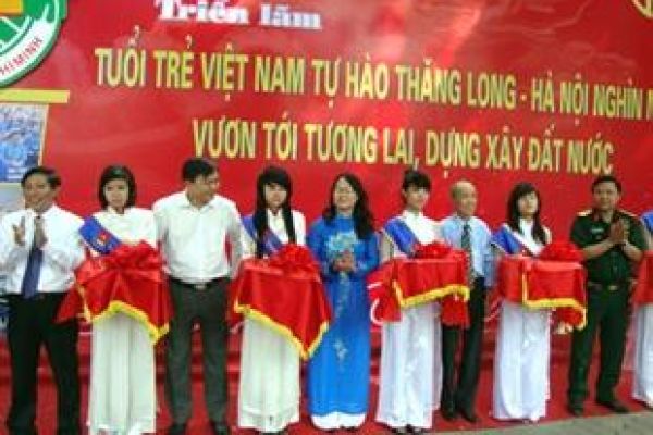 Vietnamese youth proud of glorious tradition